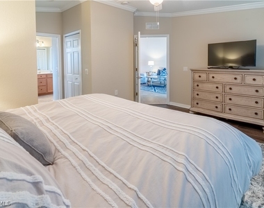 9521 Avellino Way - Photo Thumbnail 20