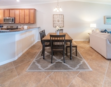9521 Avellino Way - Photo Thumbnail 14