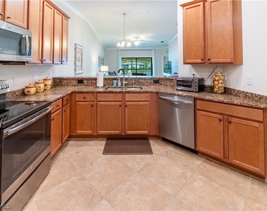 9521 Avellino Way - Photo Thumbnail 5