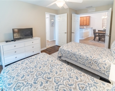 9521 Avellino Way - Photo Thumbnail 12