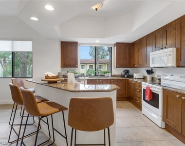 985 Sandpiper Street - Photo Thumbnail 7
