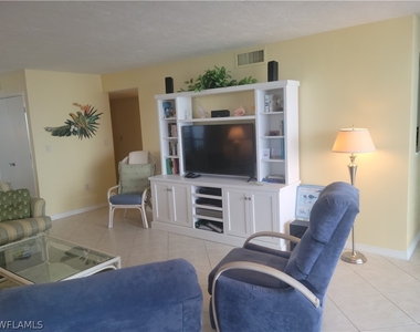 10475 Gulf Shore Drive - Photo Thumbnail 12