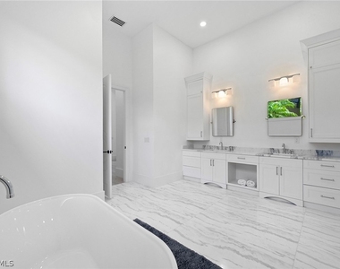 2749 Medallist Lane - Photo Thumbnail 14