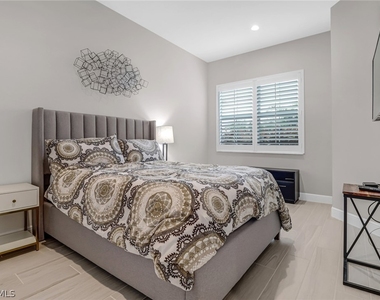 9032 Saint Lucia Drive - Photo Thumbnail 11