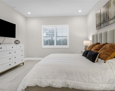 9032 Saint Lucia Drive - Photo Thumbnail 7