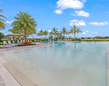 9032 Saint Lucia Drive - Photo Thumbnail 17