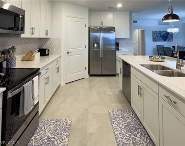 5704 Melbourne Court - Photo Thumbnail 9