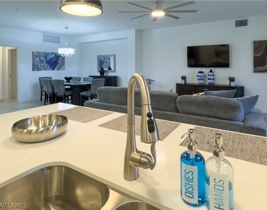 5704 Melbourne Court - Photo Thumbnail 7