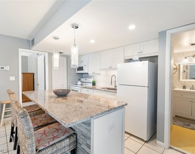 240 Palm Drive - Photo Thumbnail 2