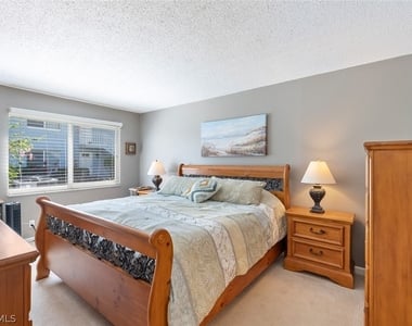 240 Palm Drive - Photo Thumbnail 7