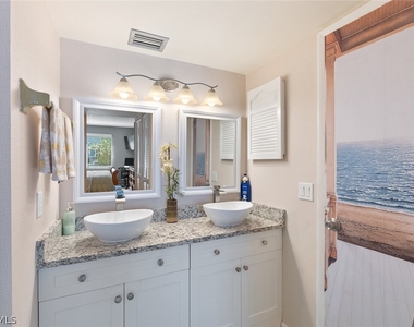 240 Palm Drive - Photo Thumbnail 10