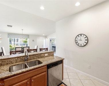 8664 Genova Court - Photo Thumbnail 4
