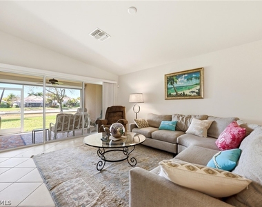 8664 Genova Court - Photo Thumbnail 7