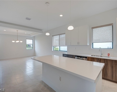 5114 Penella Avenue - Photo Thumbnail 18