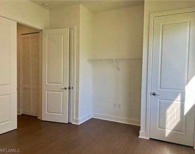 5114 Penella Avenue - Photo Thumbnail 20