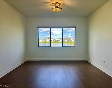 5114 Penella Avenue - Photo Thumbnail 9