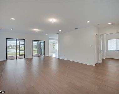 5114 Penella Avenue - Photo Thumbnail 23