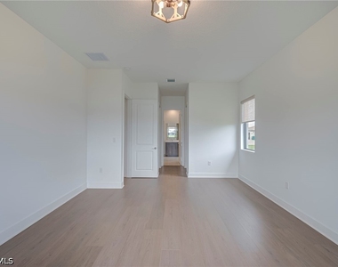 5114 Penella Avenue - Photo Thumbnail 28
