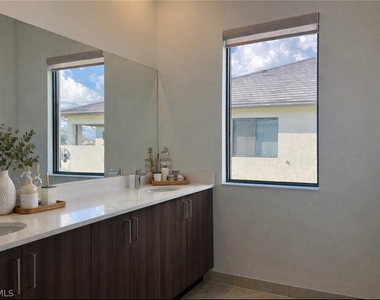 5114 Penella Avenue - Photo Thumbnail 41