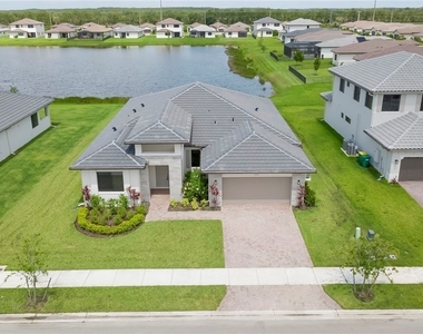 5114 Penella Avenue - Photo Thumbnail 46