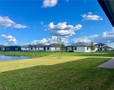 5114 Penella Avenue - Photo Thumbnail 27