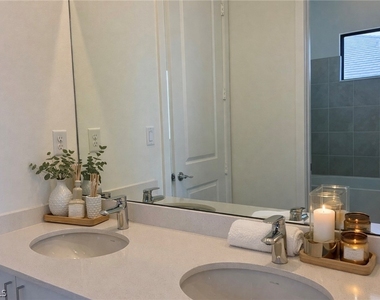 5114 Penella Avenue - Photo Thumbnail 42