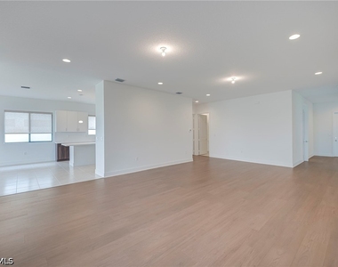 5114 Penella Avenue - Photo Thumbnail 24