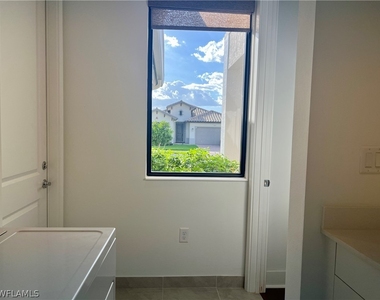 5114 Penella Avenue - Photo Thumbnail 24