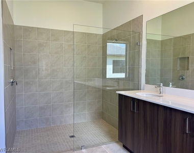 5114 Penella Avenue - Photo Thumbnail 11