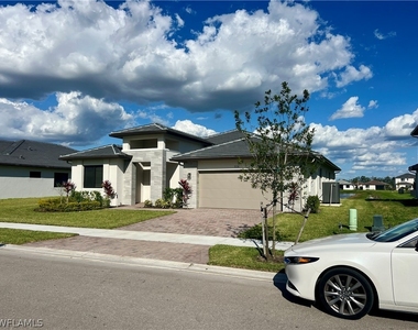 5114 Penella Avenue - Photo Thumbnail 44