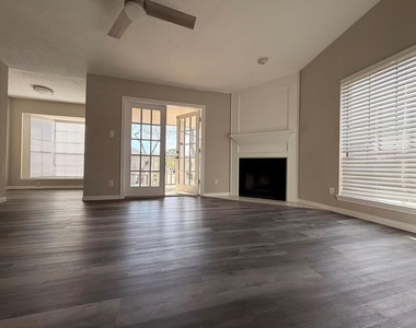 2220 Bering Drive - Photo Thumbnail 6