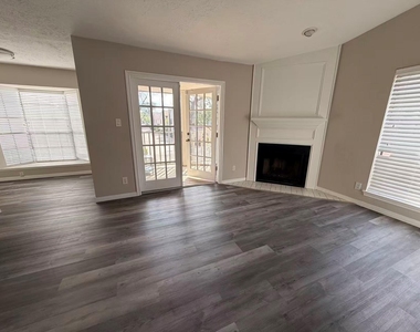 2220 Bering Drive - Photo Thumbnail 7