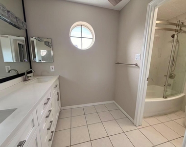 2220 Bering Drive - Photo Thumbnail 8