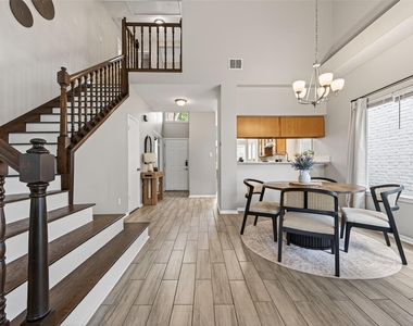 6635 Queensclub Drive - Photo Thumbnail 3