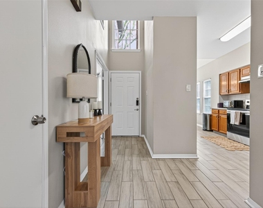 6635 Queensclub Drive - Photo Thumbnail 33