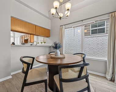 6635 Queensclub Drive - Photo Thumbnail 13