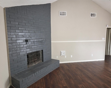 6303 Gladewell Drive - Photo Thumbnail 6