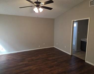 6303 Gladewell Drive - Photo Thumbnail 14