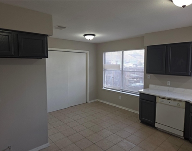 6303 Gladewell Drive - Photo Thumbnail 9