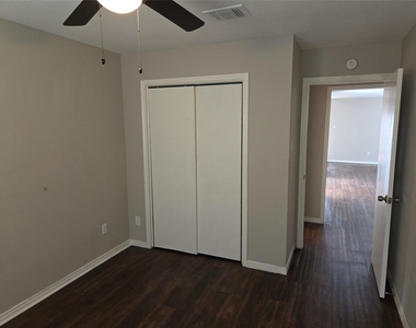 6303 Gladewell Drive - Photo Thumbnail 20