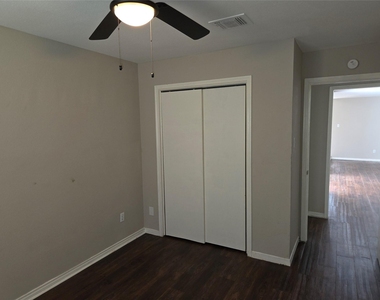 6303 Gladewell Drive - Photo Thumbnail 19
