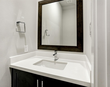 1309 Laird Street - Photo Thumbnail 3
