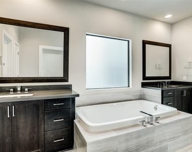 1309 Laird Street - Photo Thumbnail 12