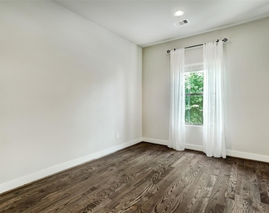 1309 Laird Street - Photo Thumbnail 16
