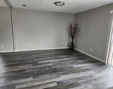 17307 S Yorkglen Drive - Photo Thumbnail 3