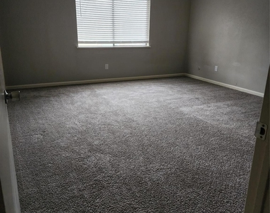 17307 S Yorkglen Drive - Photo Thumbnail 11