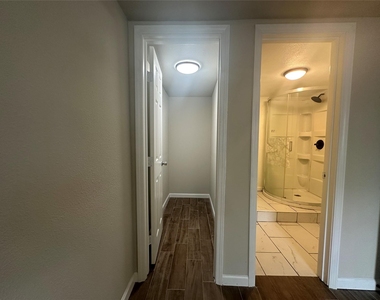 605 E Hunnicutt Street - Photo Thumbnail 9