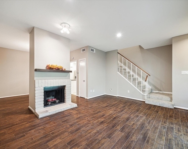 11711 Memorial Drive - Photo Thumbnail 3