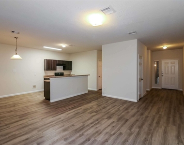 6222 Brenwood Circle - Photo Thumbnail 6