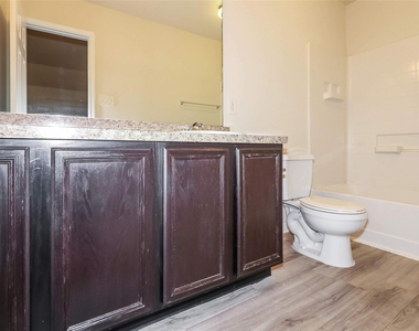 6222 Brenwood Circle - Photo Thumbnail 11